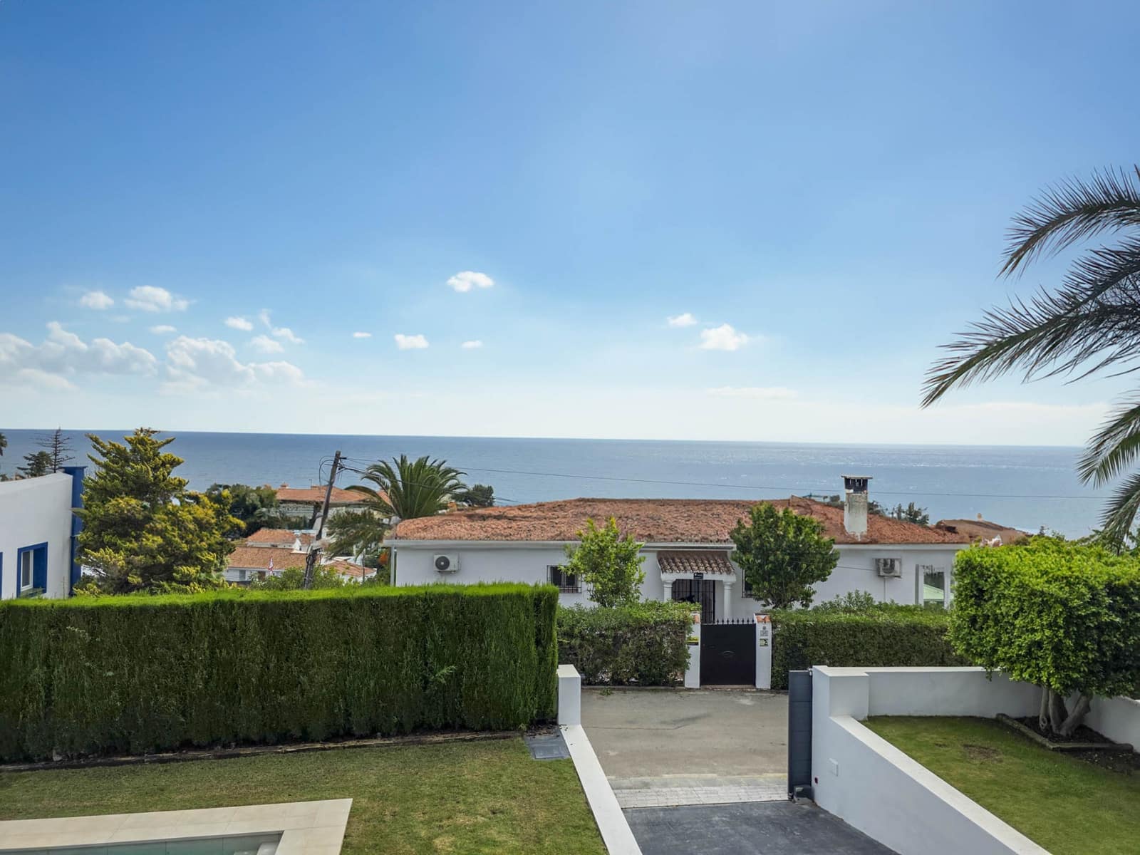 4 sypialnia Willa na sprzedaż w Buenas Noches z basenem garażem - 1 099 999 € (Ref: 9248163)