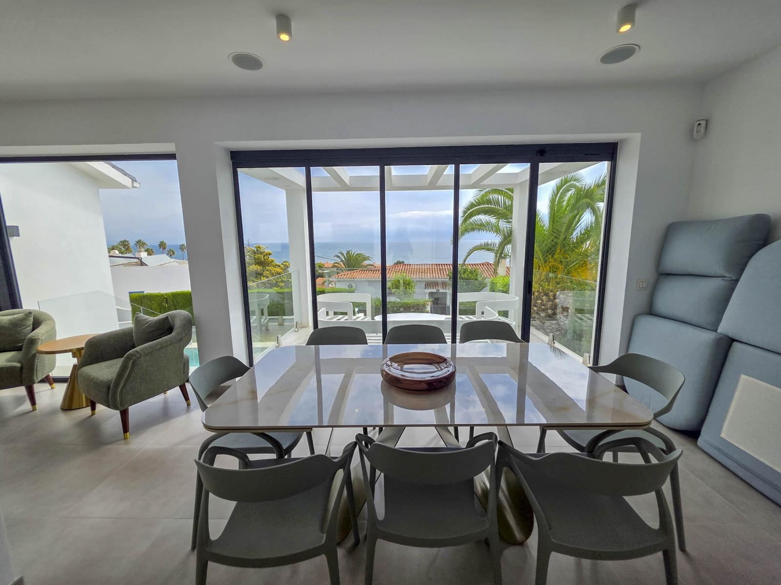 4 sypialnia Willa na sprzedaż w Buenas Noches z basenem garażem - 1 099 999 € (Ref: 9248163)