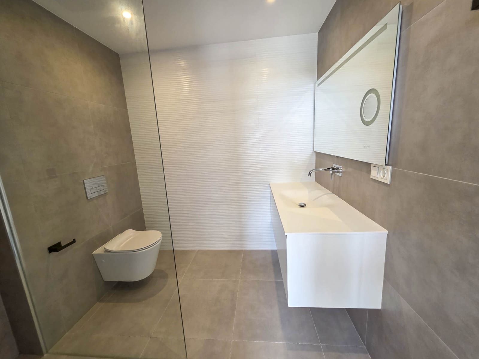 4 sypialnia Willa na sprzedaż w Buenas Noches z basenem garażem - 1 099 999 € (Ref: 9248163)