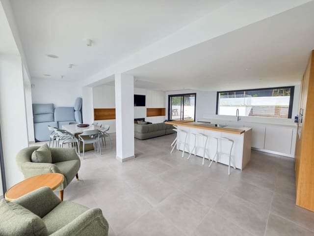 4 slaapkamer Villa te koop in Buenas Noches, Estepona met zwembad garage - € 1.099.999 (Ref: 9248163)