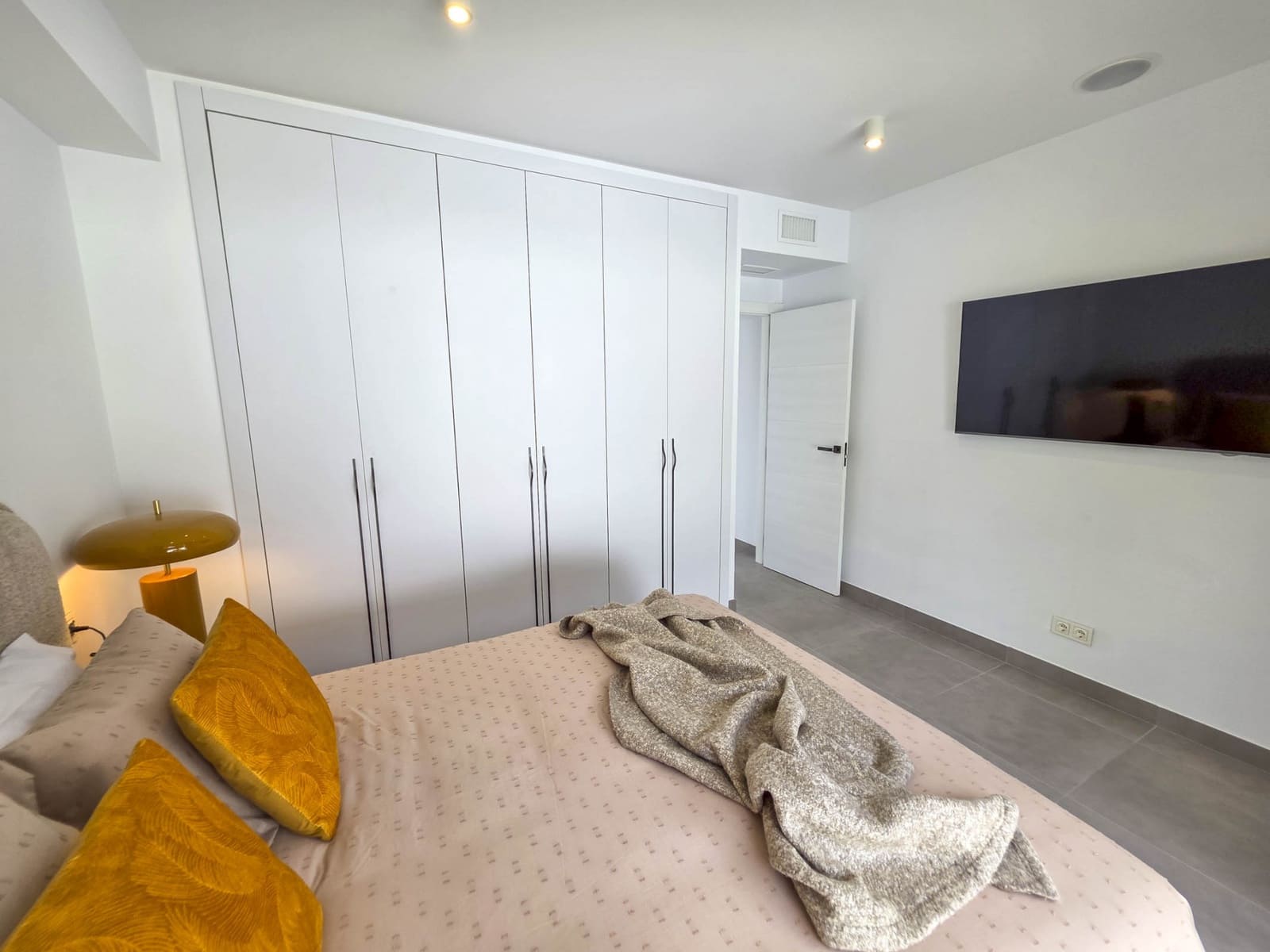 4 sypialnia Willa na sprzedaż w Buenas Noches z basenem garażem - 1 099 999 € (Ref: 9248163)