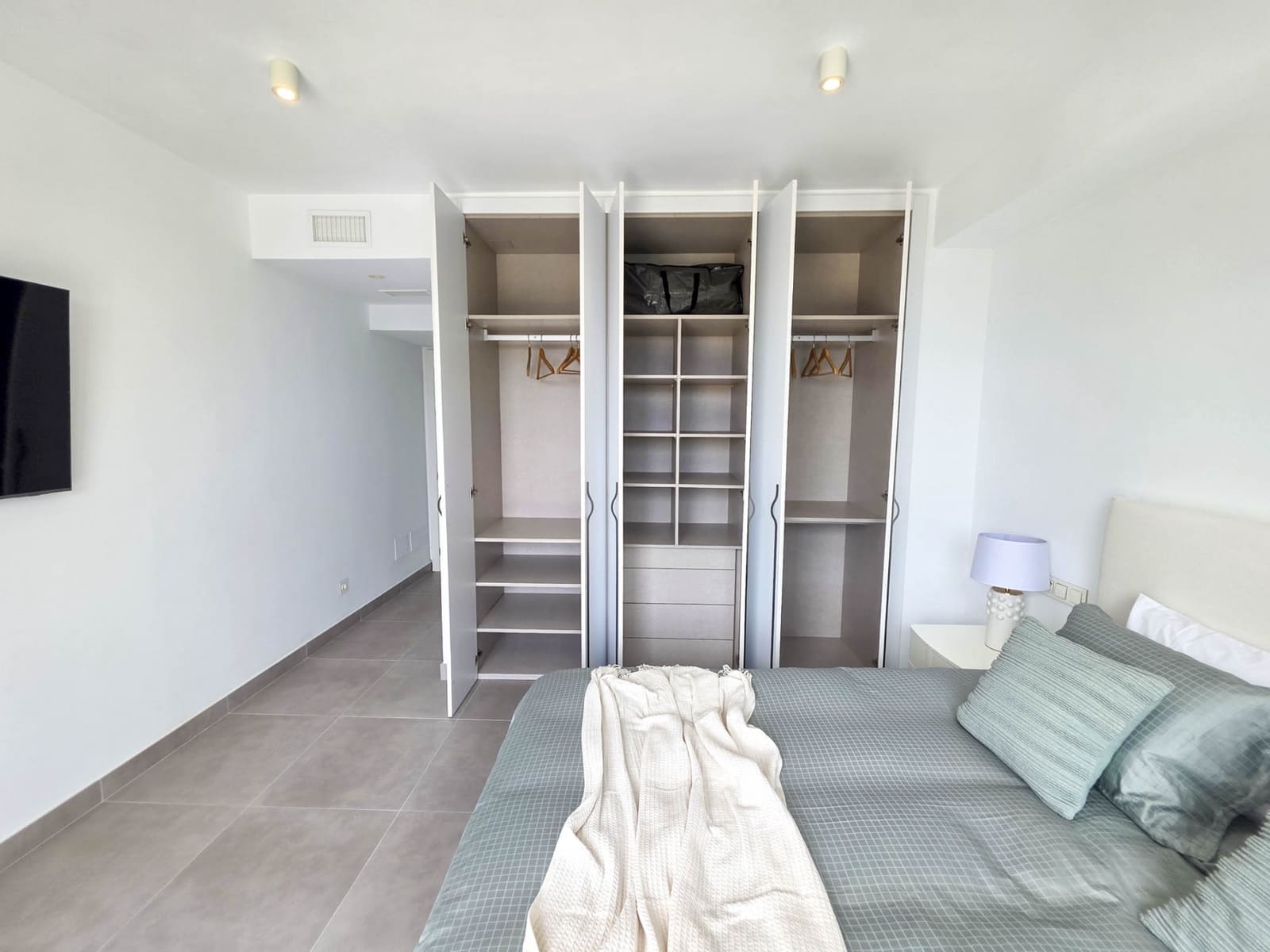 4 sypialnia Willa na sprzedaż w Buenas Noches z basenem garażem - 1 099 999 € (Ref: 9248163)