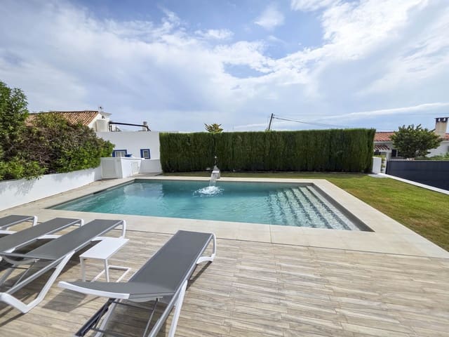 4 slaapkamer Villa te koop in Buenas Noches, Estepona met zwembad garage - € 1.099.999 (Ref: 9248163)