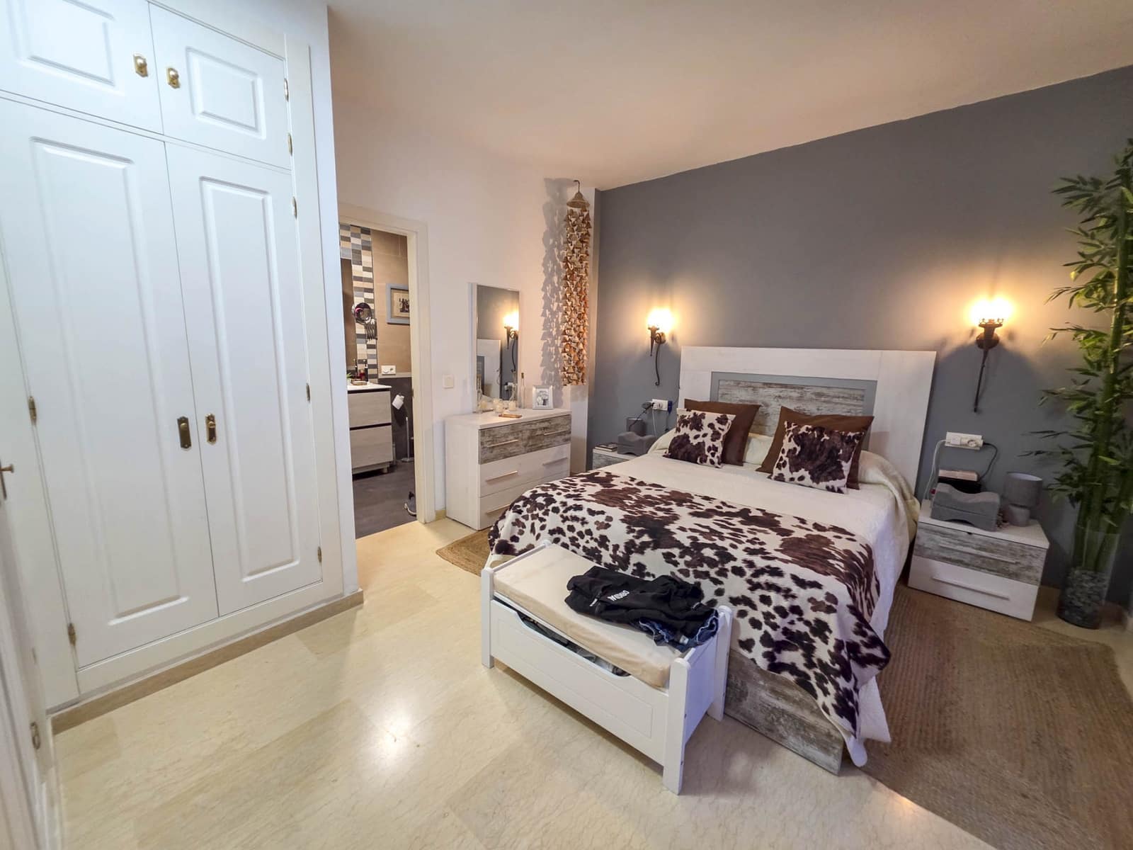 3 slaapkamer Appartement te koop in La Duquesa / Puerto de la Duquesa met zwembad garage - € 499.000 (Ref: 9262449)