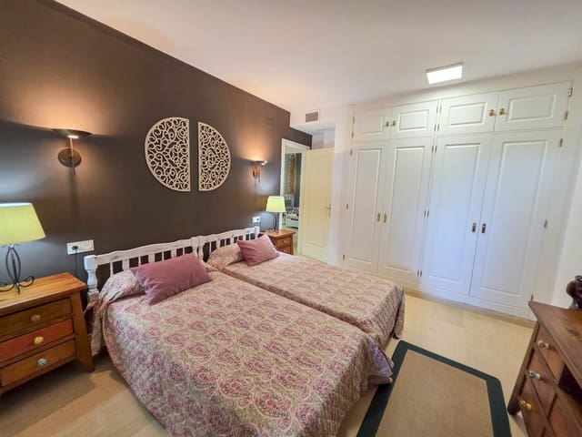 3 slaapkamer Appartement te koop in La Duquesa / Puerto de la Duquesa, Manilva met zwembad garage - € 499.000 (Ref: 9262449)