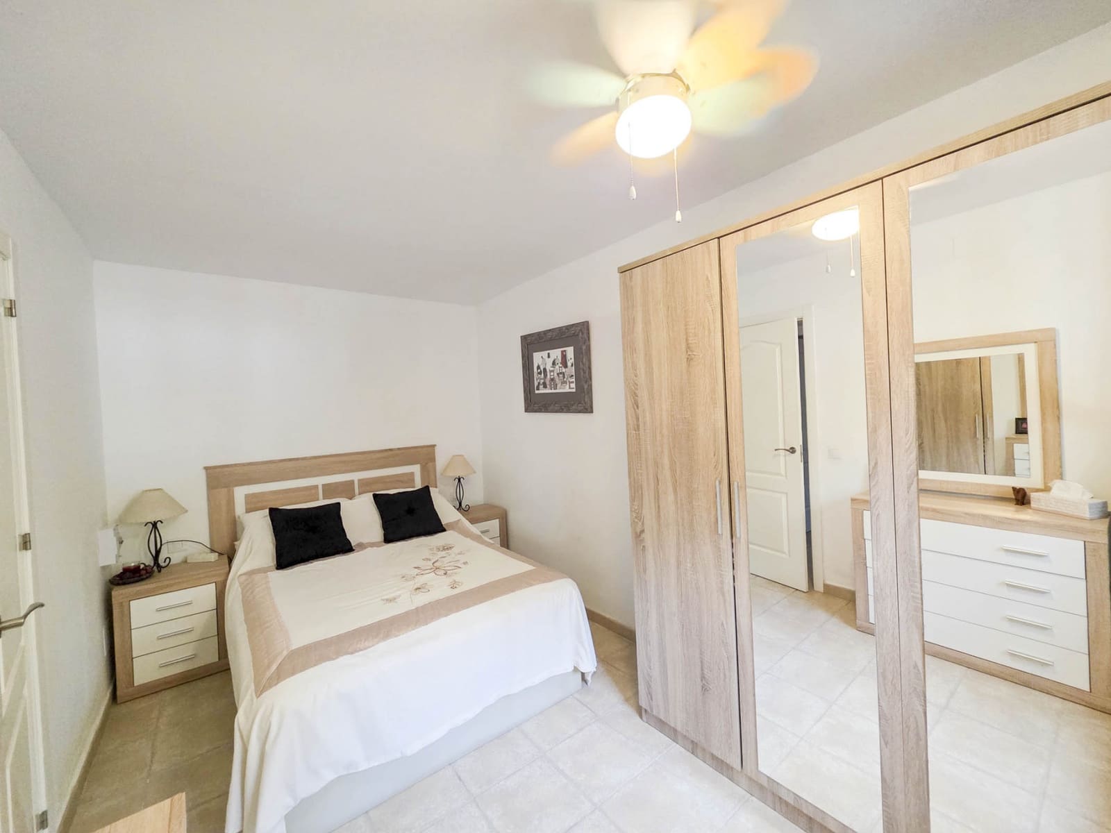 3 soveværelse Byhus til salg i Estepona med swimmingpool garage - € 475.000 (Ref: 9265381)