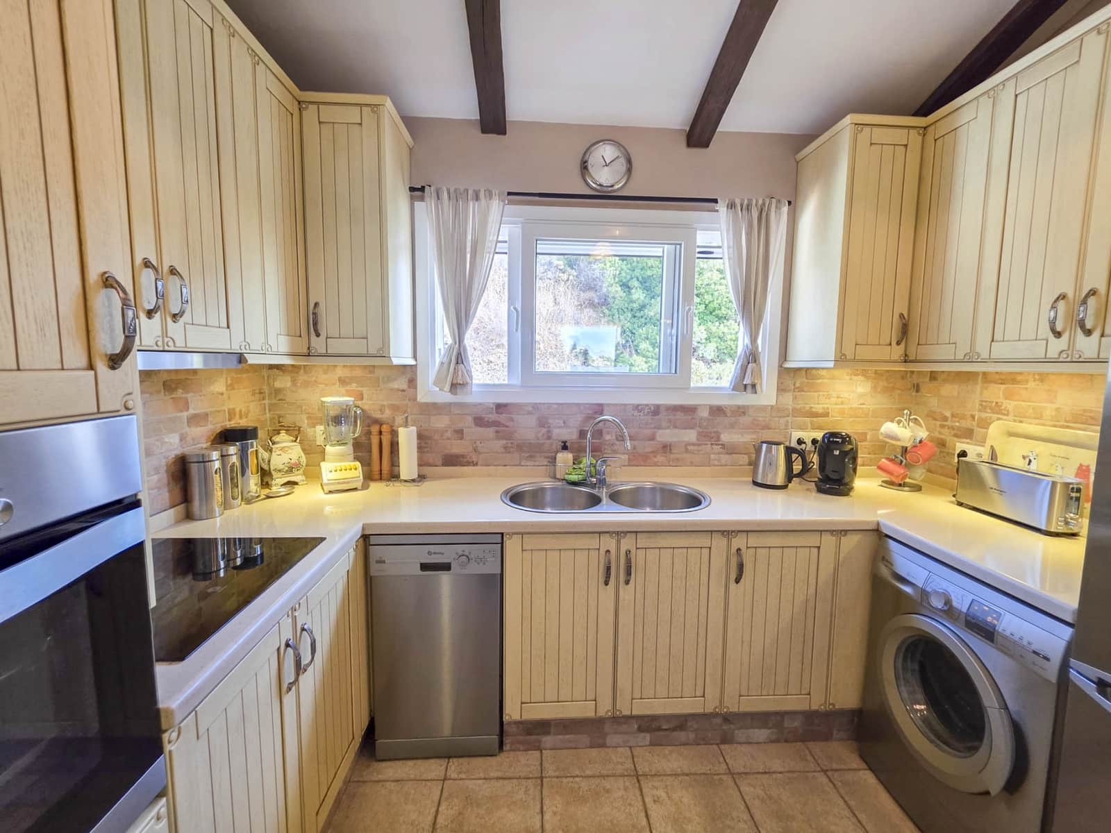 3 soveværelse Byhus til salg i Estepona med swimmingpool garage - € 475.000 (Ref: 9265381)