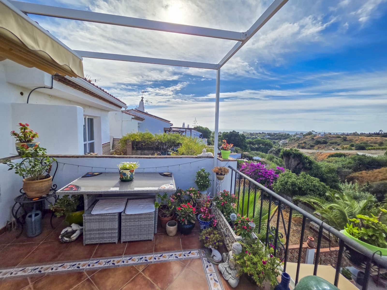 3 soveværelse Byhus til salg i Estepona med swimmingpool garage - € 475.000 (Ref: 9265381)