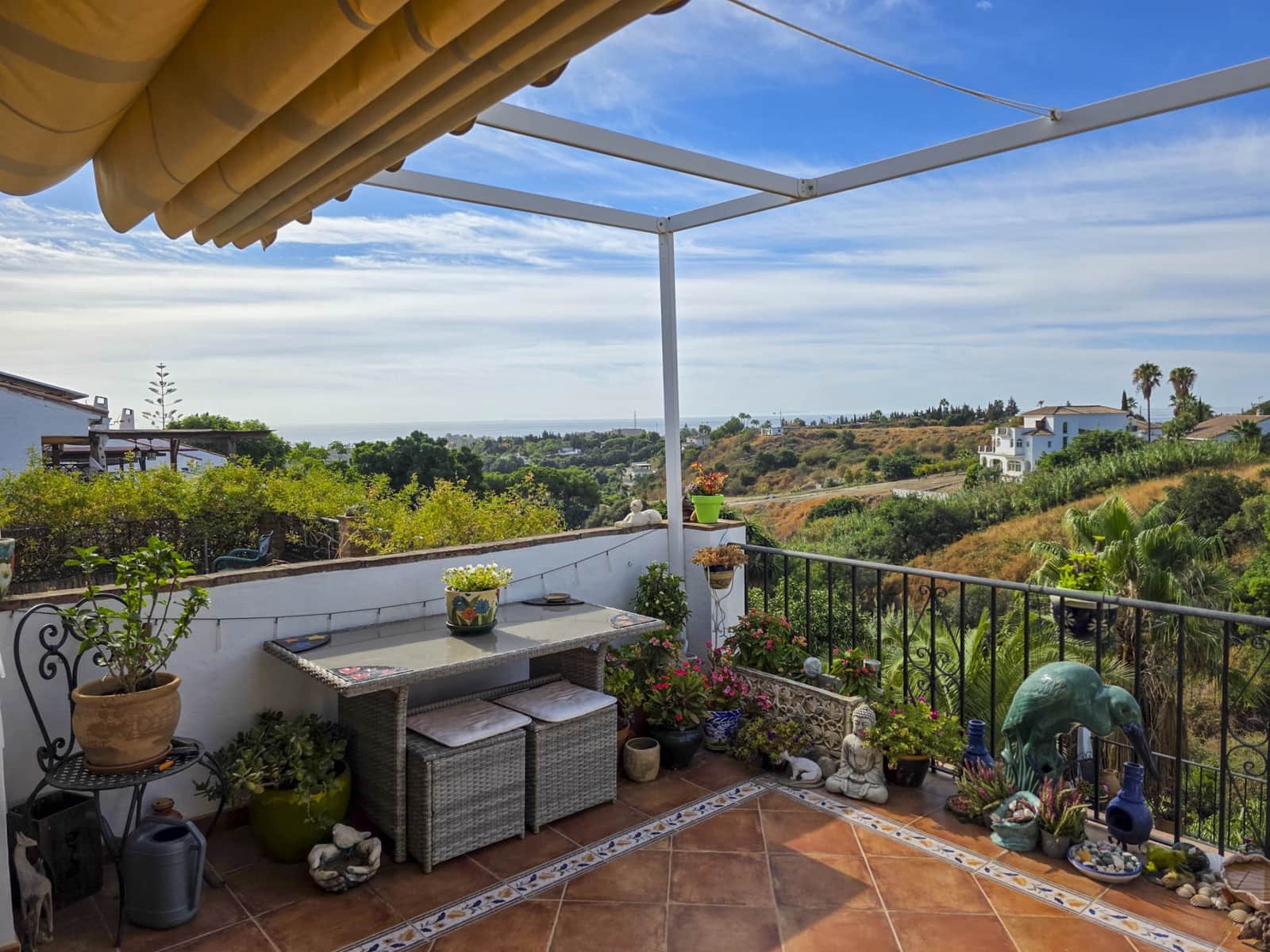 3 soveværelse Byhus til salg i Estepona med swimmingpool garage - € 475.000 (Ref: 9265381)