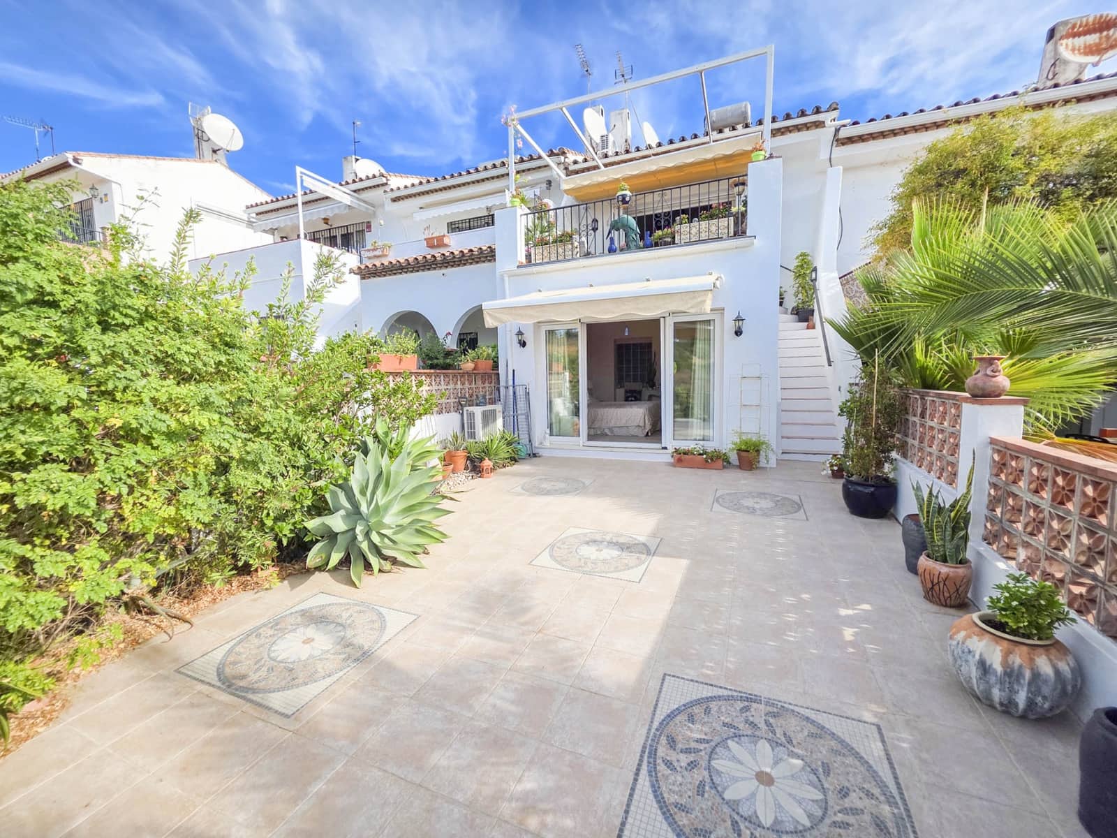 3 soveværelse Byhus til salg i Estepona med swimmingpool garage - € 475.000 (Ref: 9265381)