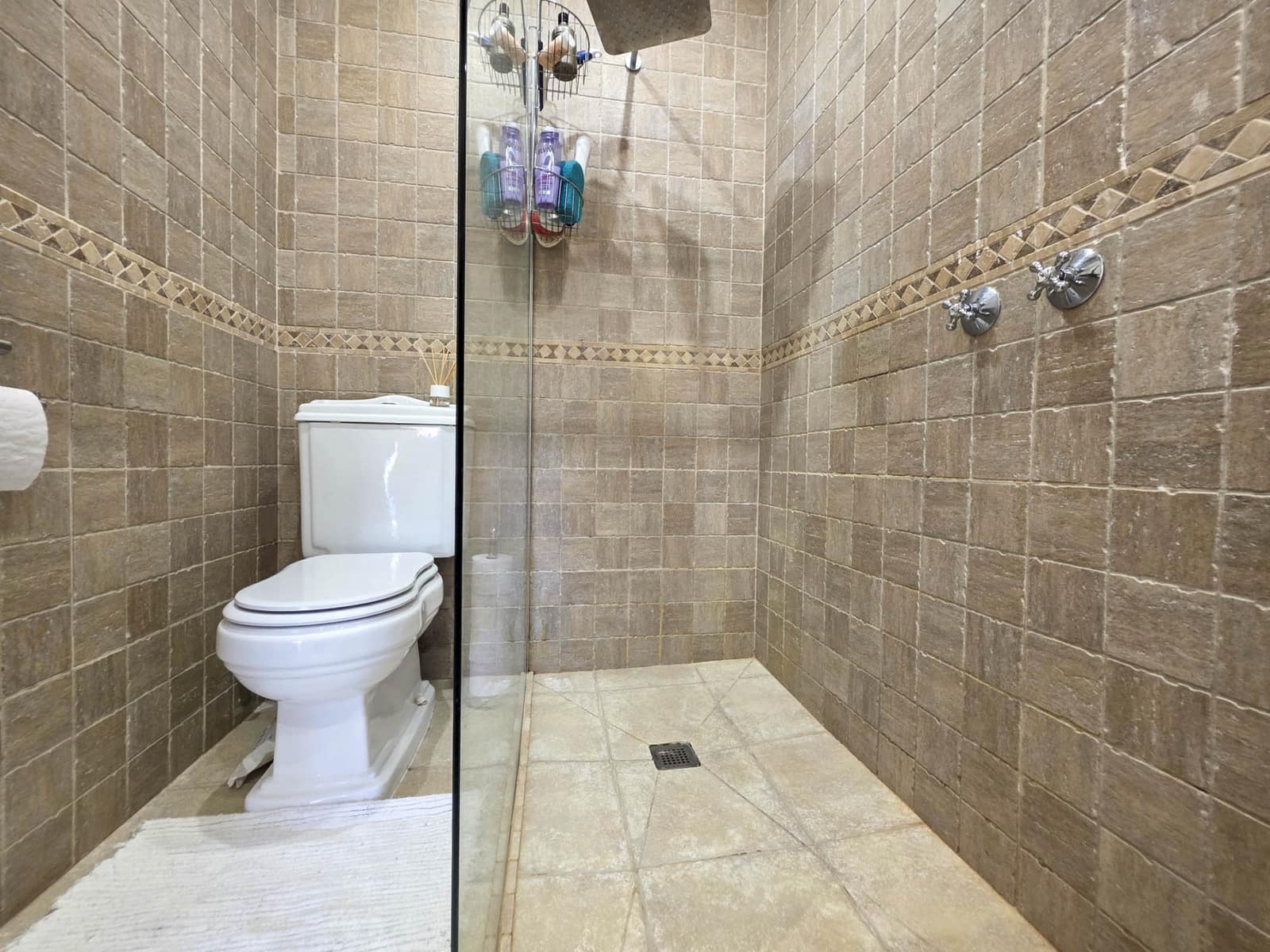 3 soveværelse Byhus til salg i Estepona med swimmingpool garage - € 475.000 (Ref: 9265381)