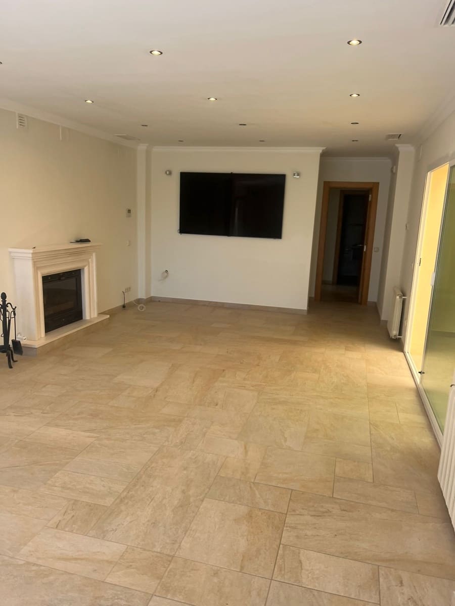 5 soveværelse Villa til salg i Sotogrande med garage - € 890.000 (Ref: 9269326)