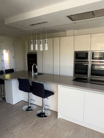 5 soverom Villa til salgs i Sotogrande, San Roque med garasje - € 890 000 (Ref: 9269326)