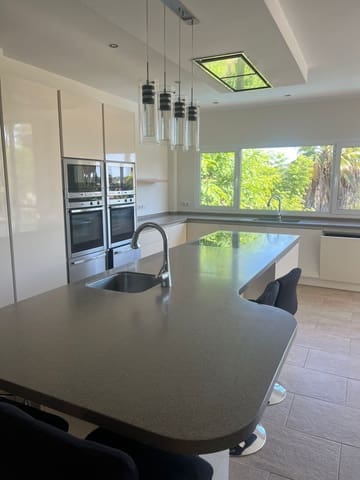 5 soverom Villa til salgs i Sotogrande, San Roque med garasje - € 890 000 (Ref: 9269326)