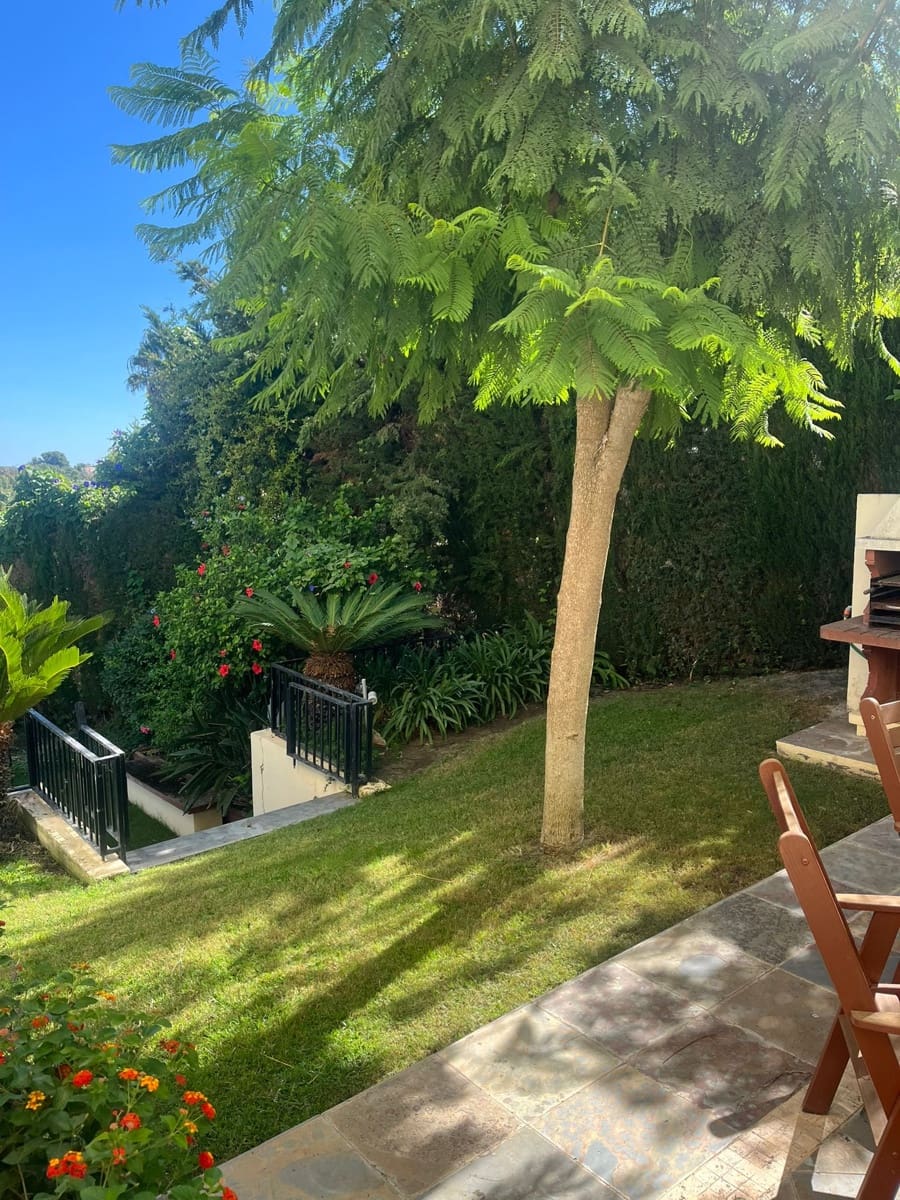 5 soveværelse Villa til salg i Sotogrande med garage - € 890.000 (Ref: 9269326)