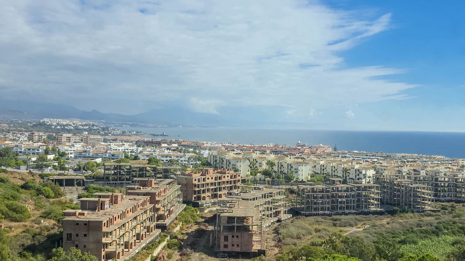 3 bedroom Apartment for sale in La Duquesa / Puerto de la Duquesa with pool - € 239,000 (Ref: 9272332)