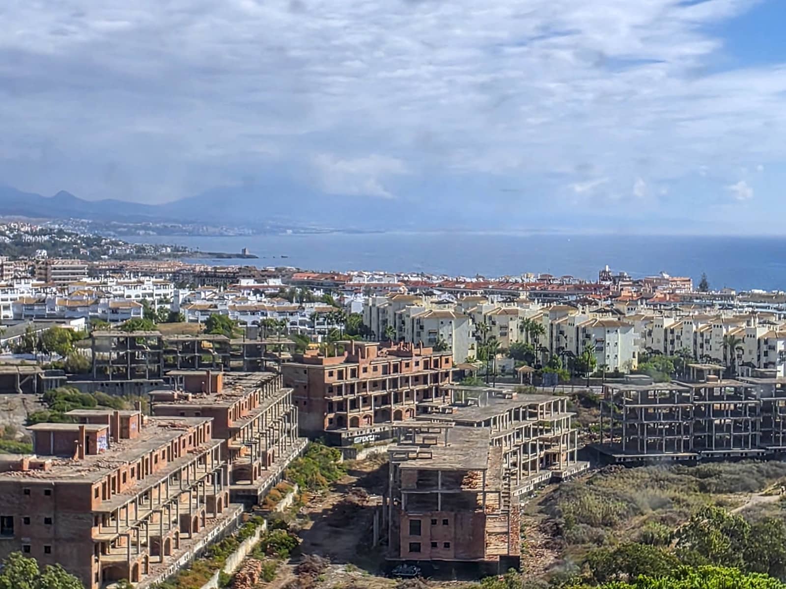 3 bedroom Apartment for sale in La Duquesa / Puerto de la Duquesa with pool - € 239,000 (Ref: 9272332)