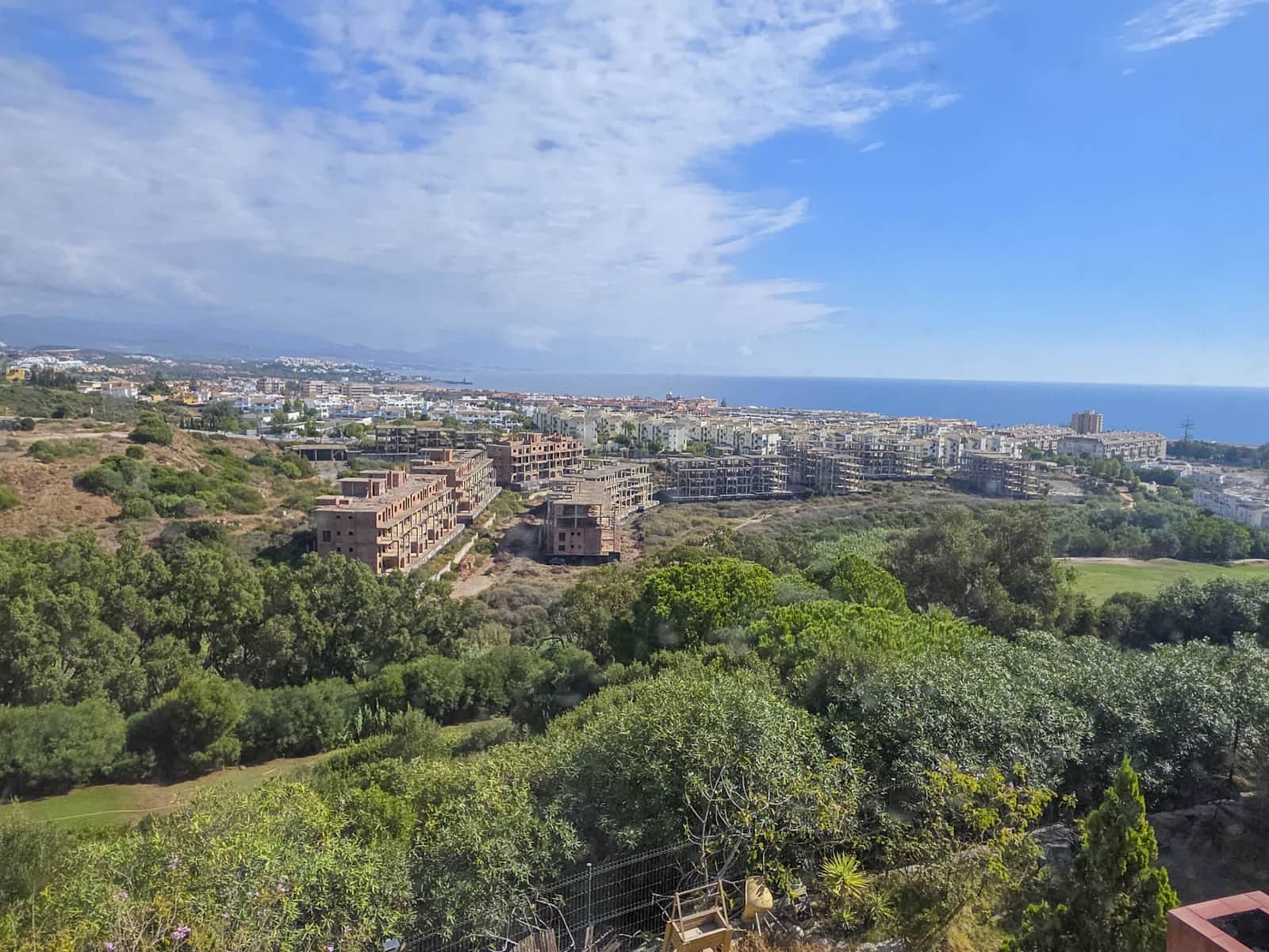 3 bedroom Apartment for sale in La Duquesa / Puerto de la Duquesa with pool - € 239,000 (Ref: 9272332)
