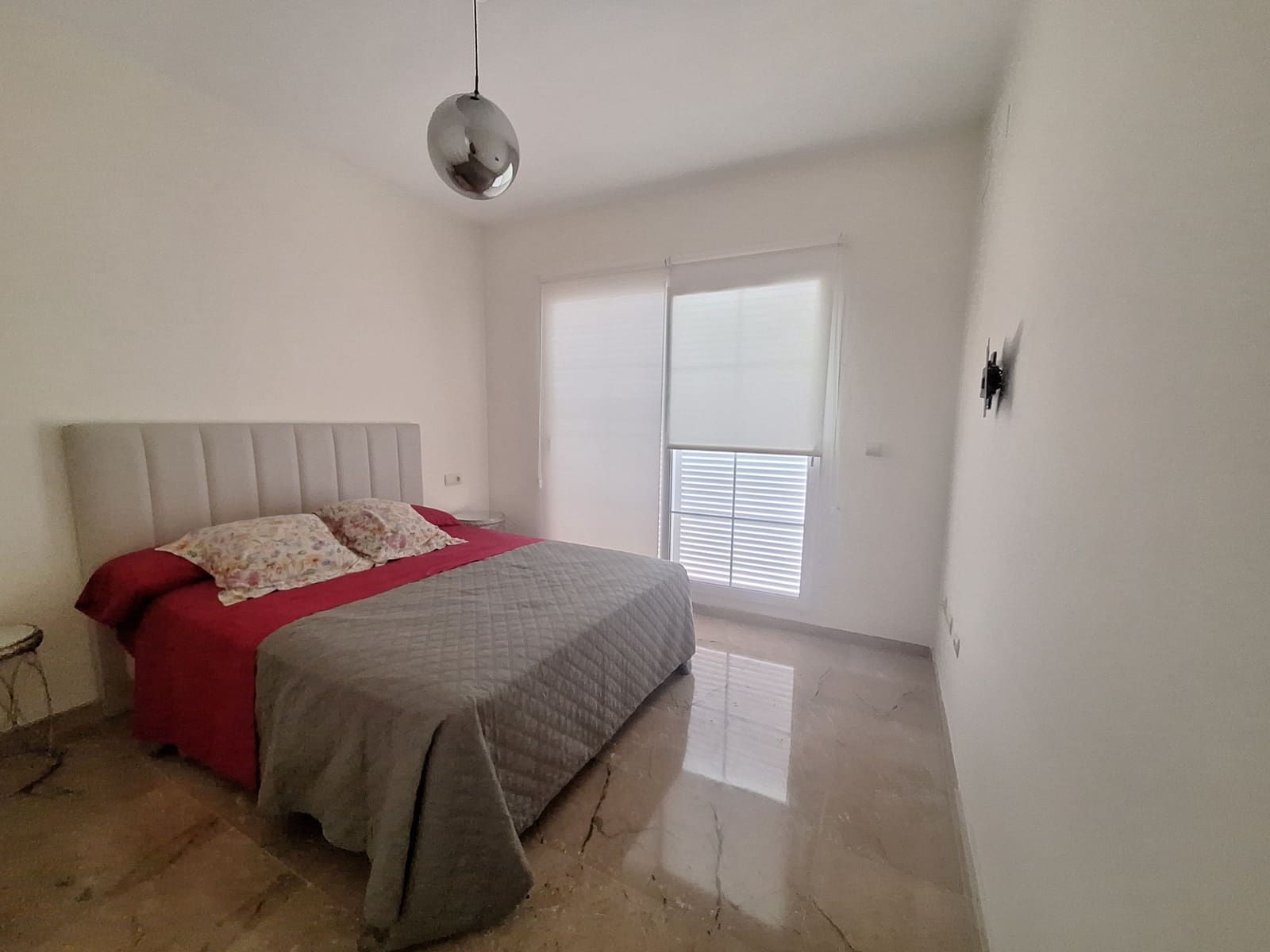 2 soveværelse Lejlighed til salg i La Duquesa / Puerto de la Duquesa med swimmingpool garage - € 290.000 (Ref: 9272333)