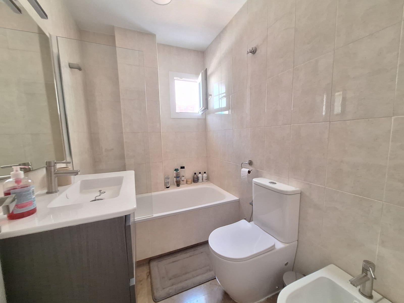 2 soveværelse Lejlighed til salg i La Duquesa / Puerto de la Duquesa med swimmingpool garage - € 290.000 (Ref: 9272333)