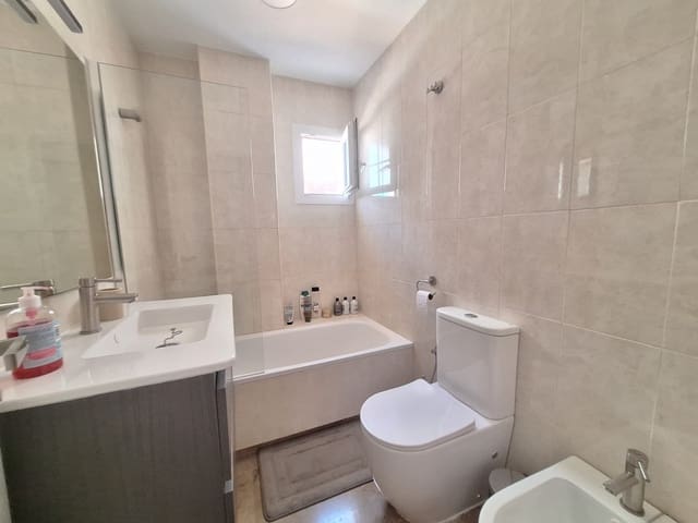 2 soveværelse Lejlighed til salg i La Duquesa / Puerto de la Duquesa, Manilva med swimmingpool garage - € 290.000 (Ref: 9272333)