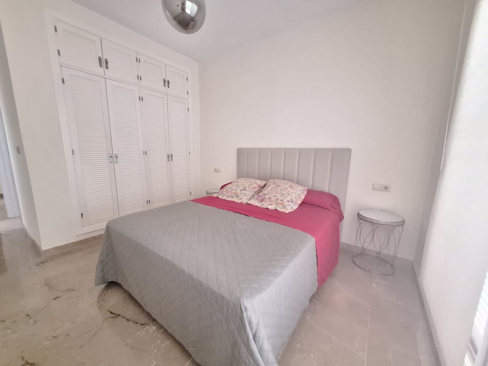 2 soveværelse Lejlighed til salg i La Duquesa / Puerto de la Duquesa med swimmingpool garage - € 290.000 (Ref: 9272333)