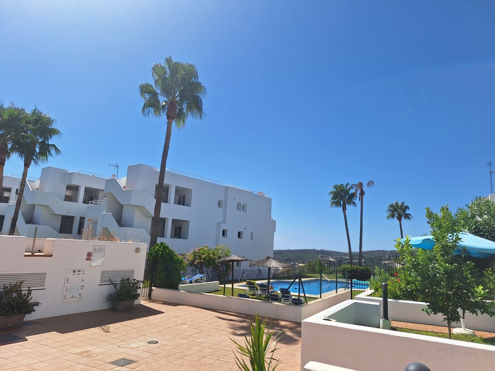 2 soveværelse Lejlighed til salg i La Duquesa / Puerto de la Duquesa med swimmingpool garage - € 290.000 (Ref: 9272333)