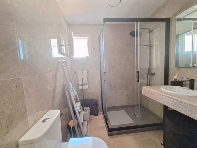 2 soveværelse Lejlighed til salg i La Duquesa / Puerto de la Duquesa, Manilva med swimmingpool garage - € 290.000 (Ref: 9272333)