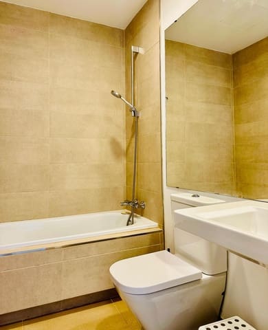 3 sypialnia Apartament na sprzedaż w Manilva z basenem garażem - 455 000 € (Ref: 9276162)