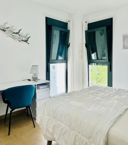 3 sypialnia Apartament na sprzedaż w Manilva z basenem garażem - 455 000 € (Ref: 9276162)
