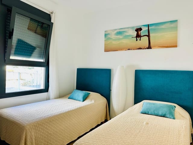 3 sypialnia Apartament na sprzedaż w Manilva z basenem garażem - 455 000 € (Ref: 9276162)