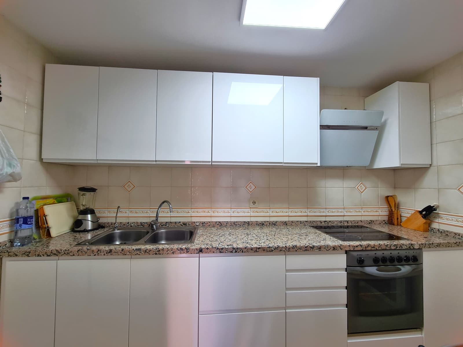 3 soveværelse Lejlighed til salg i San Luis de Sabinillas med swimmingpool garage - € 265.000 (Ref: 9285060)