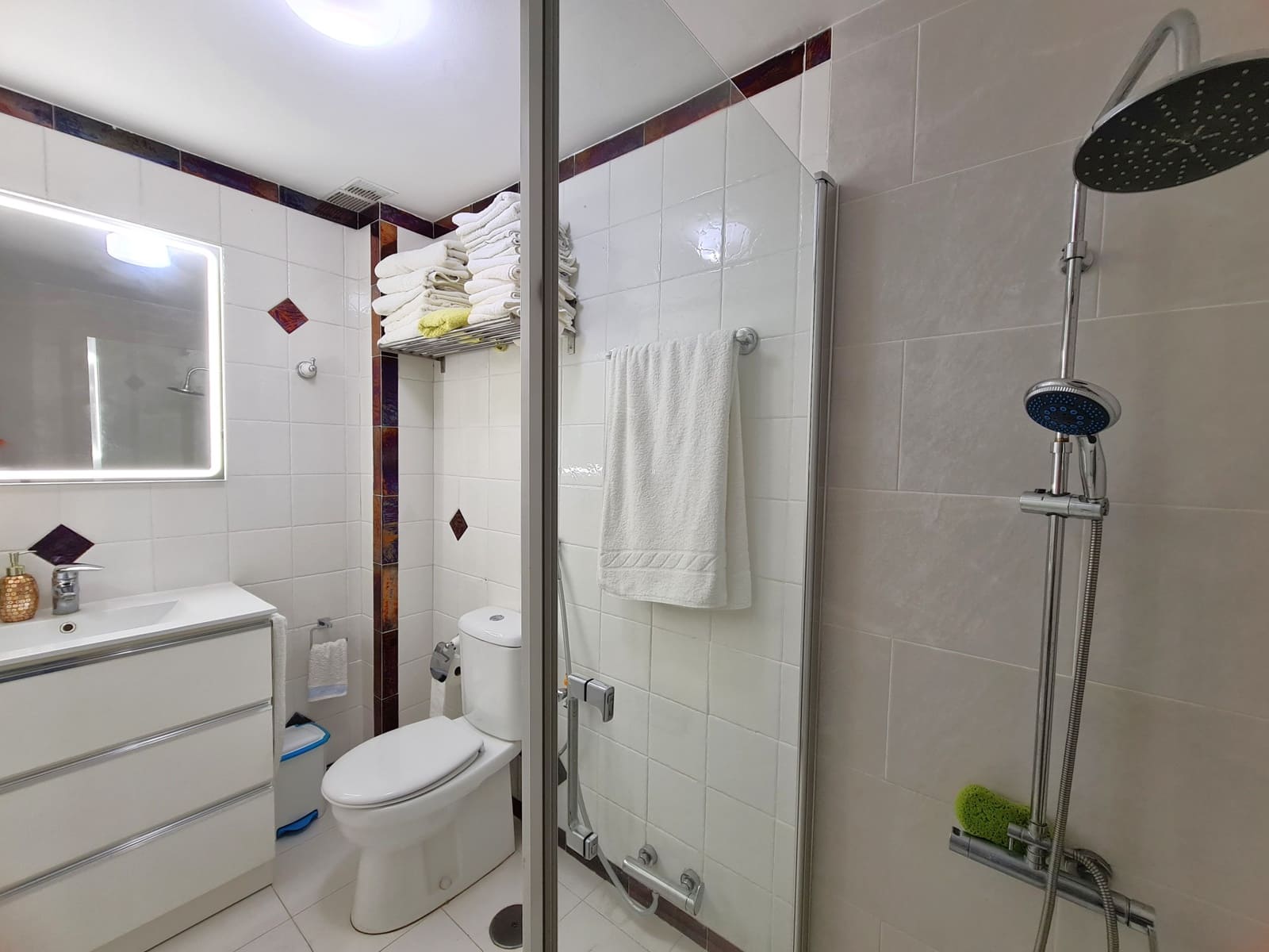 3 soveværelse Lejlighed til salg i San Luis de Sabinillas med swimmingpool garage - € 265.000 (Ref: 9285060)