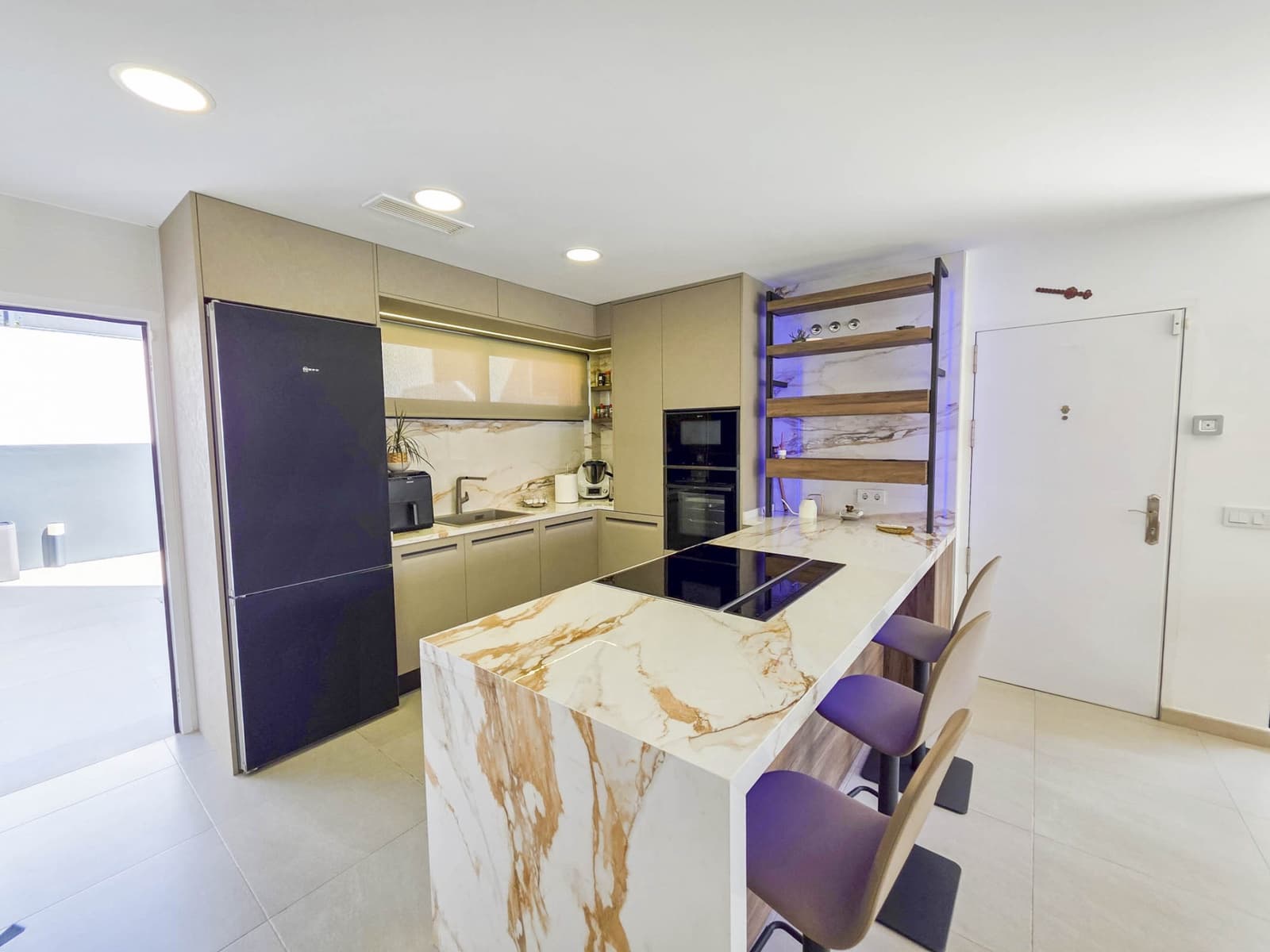 3 chambre Villa/Maison à vendre à La Duquesa / Puerto de la Duquesa avec piscine garage - 895 000 € (Ref: 9285061)