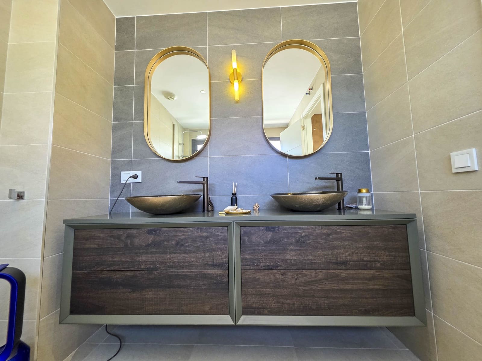 3 chambre Villa/Maison à vendre à La Duquesa / Puerto de la Duquesa avec piscine garage - 895 000 € (Ref: 9285061)