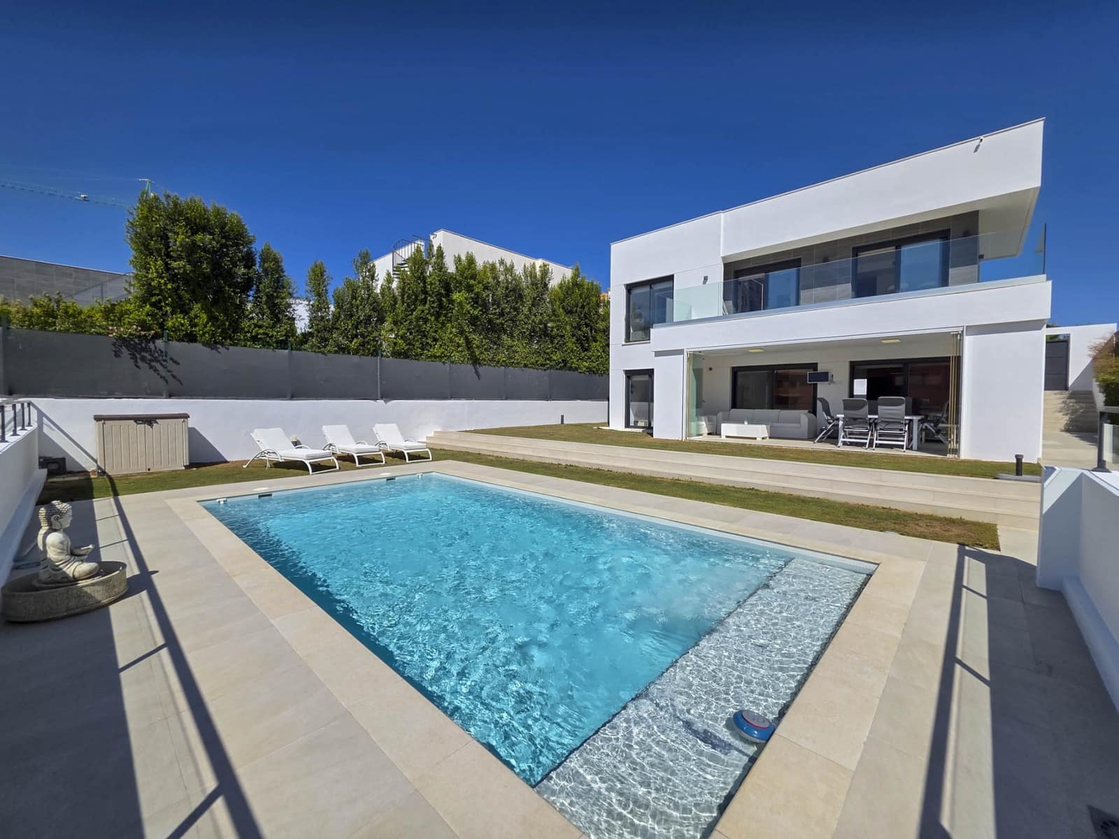 3 chambre Villa/Maison à vendre à La Duquesa / Puerto de la Duquesa avec piscine garage - 895 000 € (Ref: 9285061)