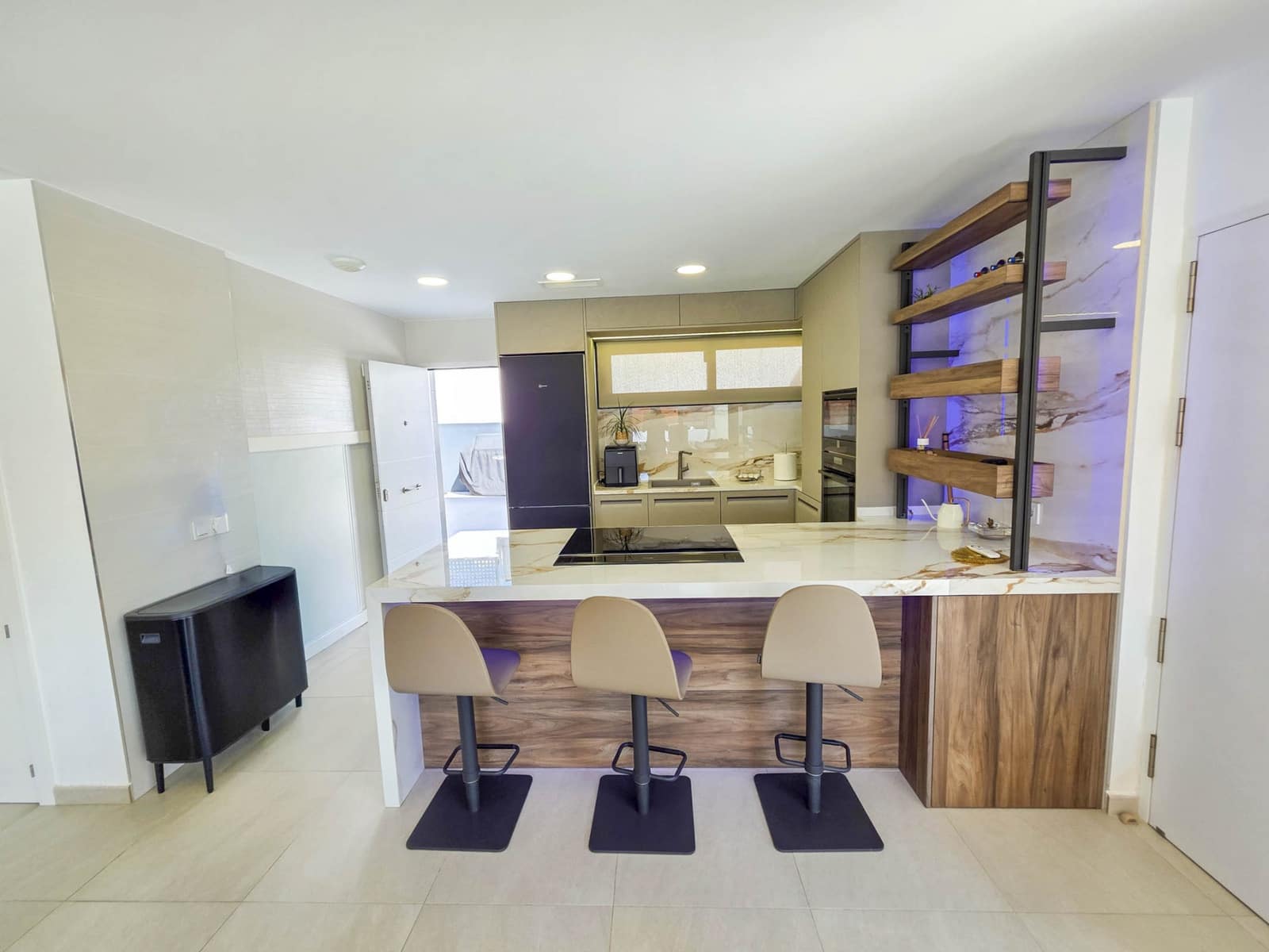 3 chambre Villa/Maison à vendre à La Duquesa / Puerto de la Duquesa avec piscine garage - 895 000 € (Ref: 9285061)