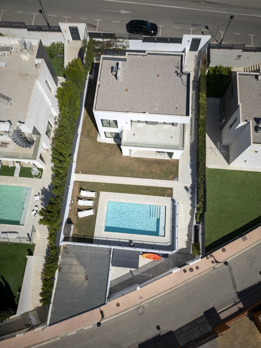 3 chambre Villa/Maison à vendre à La Duquesa / Puerto de la Duquesa avec piscine garage - 895 000 € (Ref: 9285061)