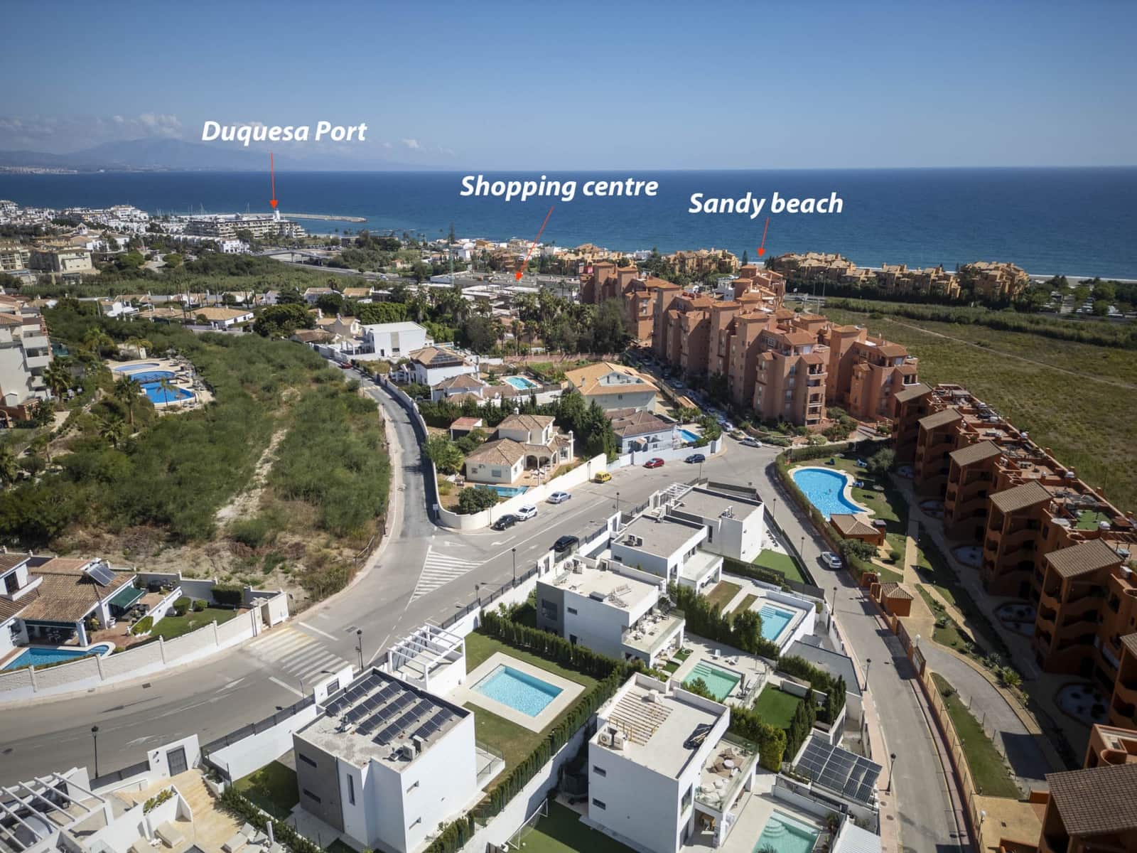 3 chambre Villa/Maison à vendre à La Duquesa / Puerto de la Duquesa avec piscine garage - 895 000 € (Ref: 9285061)