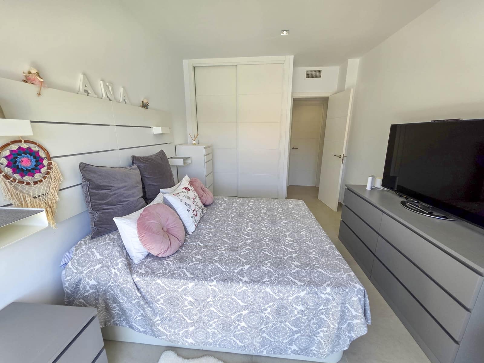 3 soverom Villa til salgs i La Duquesa / Puerto de la Duquesa med svømmebasseng garasje - € 1 250 000 (Ref: 9285061)