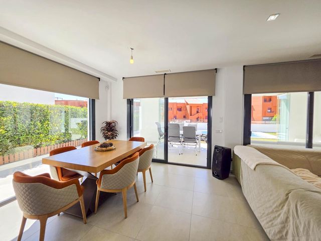 3 soverom Villa til salgs i La Duquesa / Puerto de la Duquesa, Manilva med svømmebasseng garasje - € 1 250 000 (Ref: 9285061)