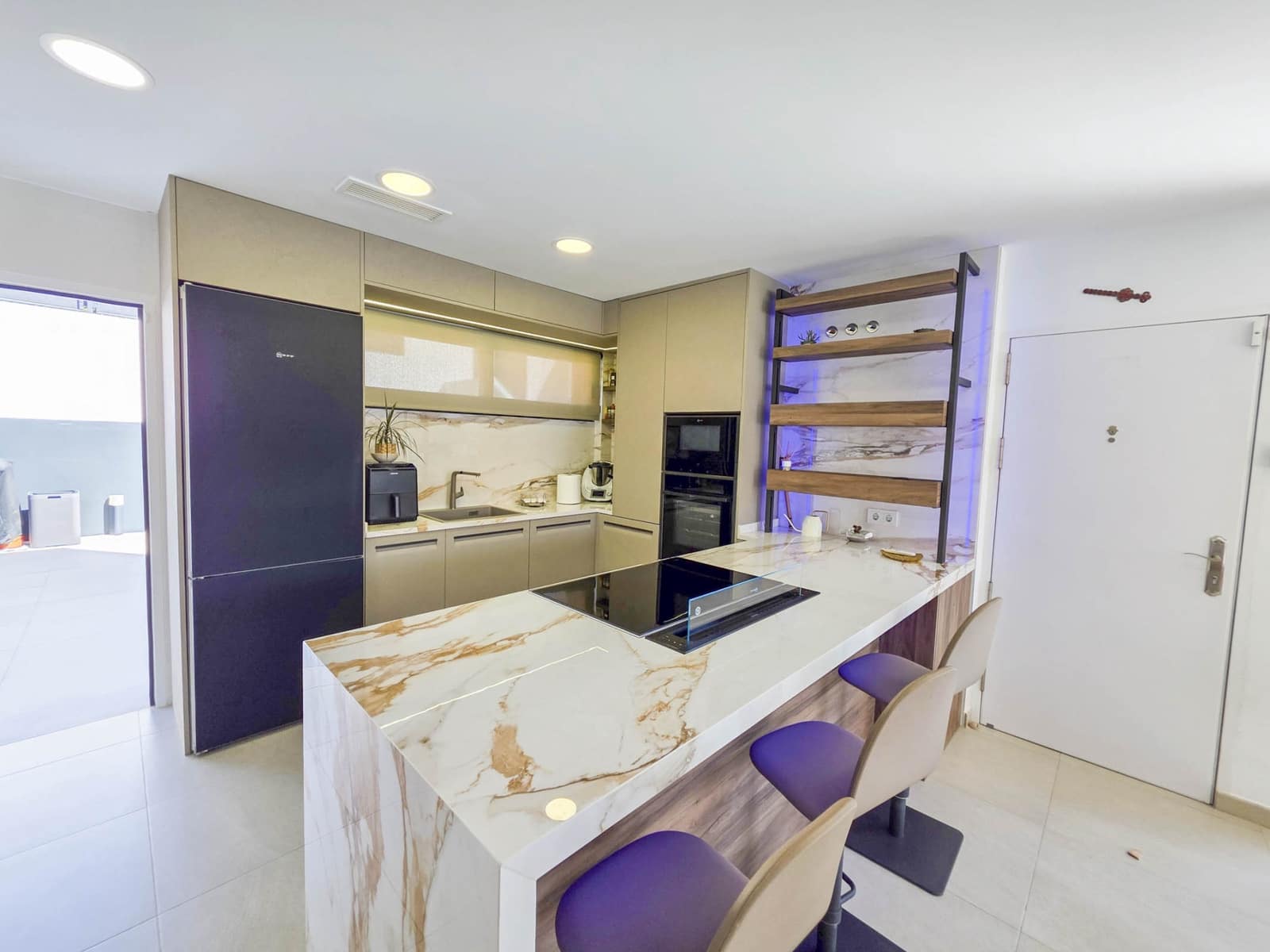3 soverom Villa til salgs i La Duquesa / Puerto de la Duquesa med svømmebasseng garasje - € 1 250 000 (Ref: 9285061)
