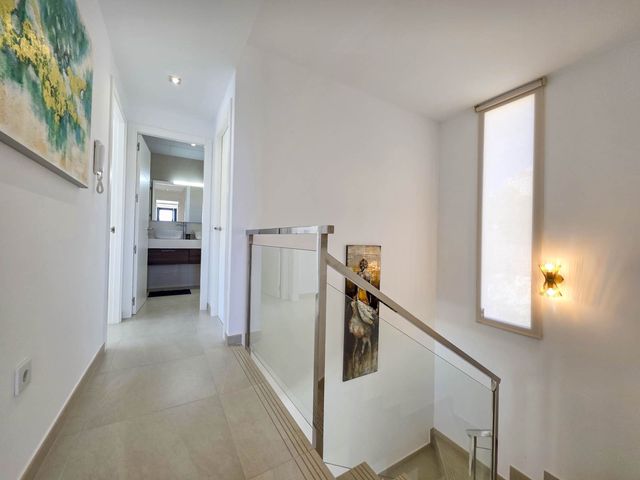 3 soverom Villa til salgs i La Duquesa / Puerto de la Duquesa, Manilva med svømmebasseng garasje - € 1 250 000 (Ref: 9285061)