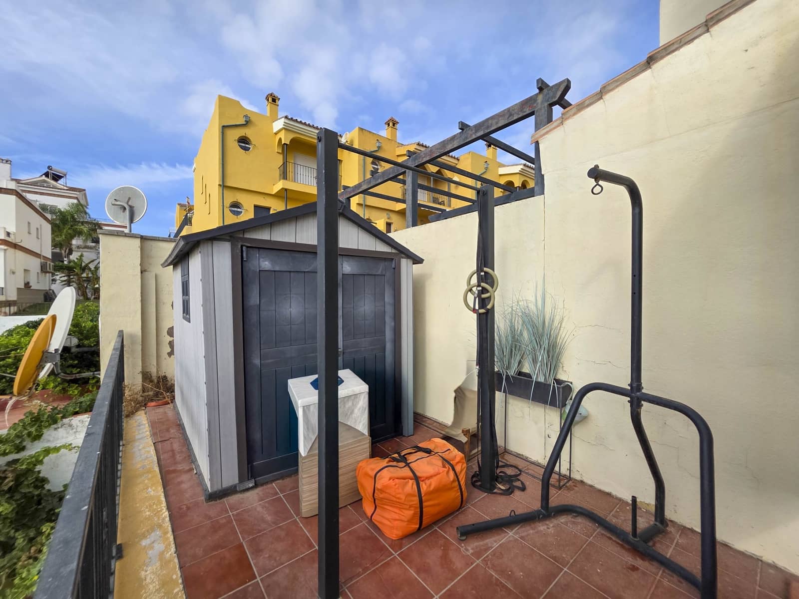 3 soveværelse Semi-Rækkehus til salg i Manilva med swimmingpool garage - € 340.000 (Ref: 9317658)