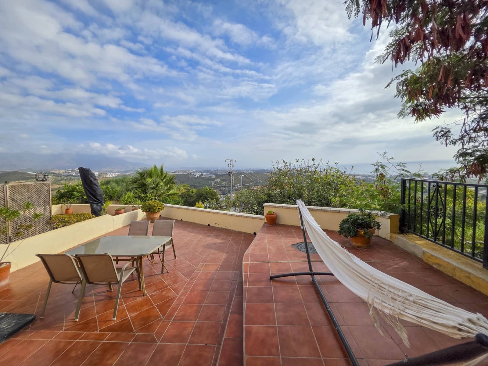 3 soveværelse Semi-Rækkehus til salg i Manilva med swimmingpool garage - € 340.000 (Ref: 9317658)