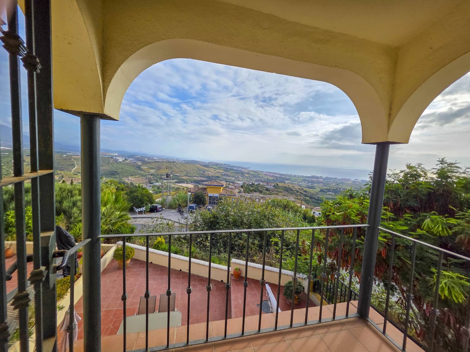 3 soveværelse Semi-Rækkehus til salg i Manilva med swimmingpool garage - € 340.000 (Ref: 9317658)