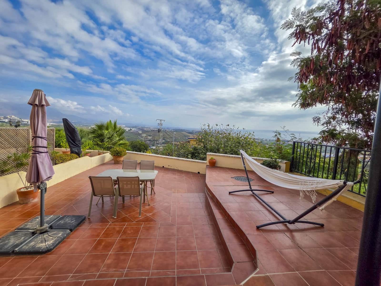 3 soveværelse Semi-Rækkehus til salg i Manilva med swimmingpool garage - € 340.000 (Ref: 9317658)