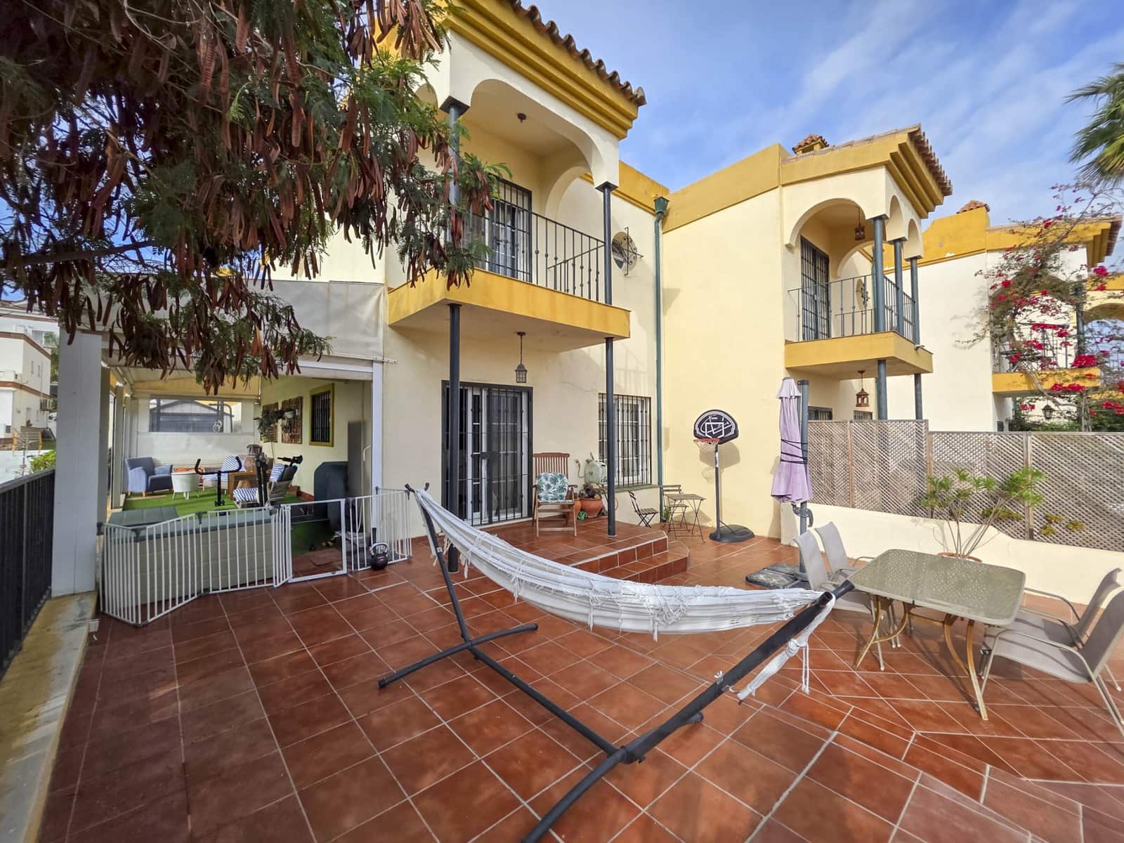 3 soveværelse Semi-Rækkehus til salg i Manilva med swimmingpool garage - € 340.000 (Ref: 9317658)