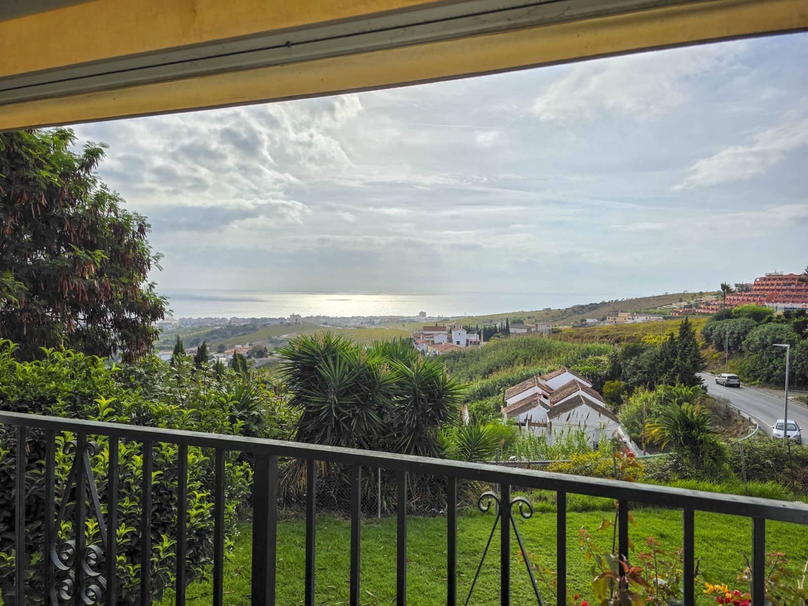 3 soveværelse Semi-Rækkehus til salg i Manilva med swimmingpool garage - € 340.000 (Ref: 9317658)