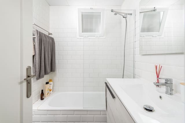 2 slaapkamer Appartement te koop in Chullera, Manilva met zwembad garage - € 219.000 (Ref: 9330478)